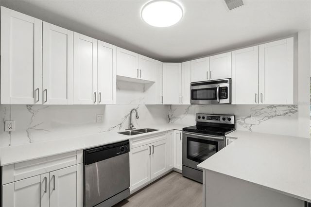 3805 E CRENSHAW STREET, Tampa, FL 33604