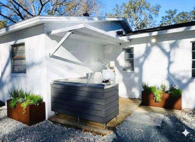 3805 E CRENSHAW STREET, Tampa, FL 33604