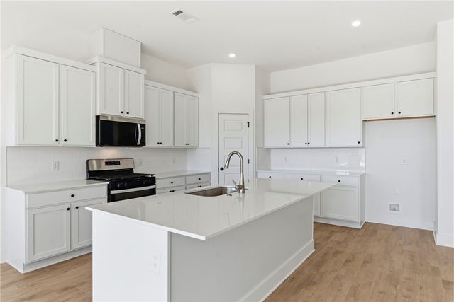 2430 Max Avenue, Bentonville, AR 72713