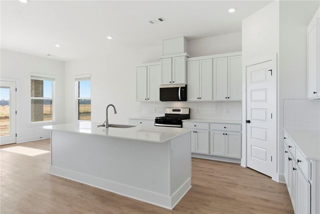 2430 Max Avenue, Bentonville, AR 72713