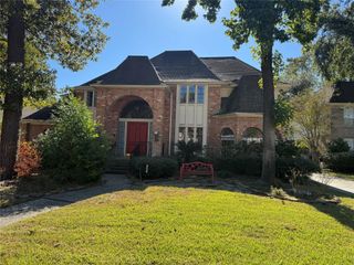 5223 Charnwick Court, Houston, TX 77069