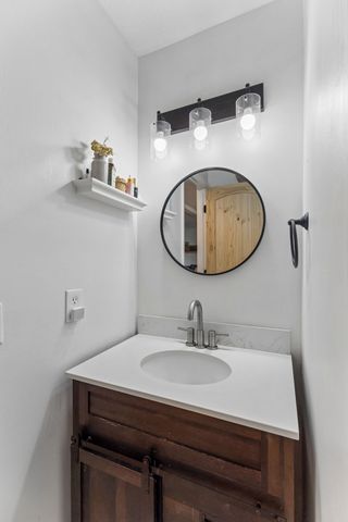 9062 E 40 Rd, Bon Aqua, TN 37025