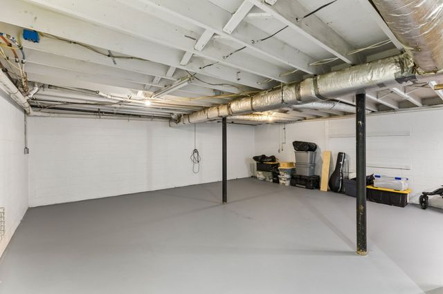 9062 E 40 Rd, Bon Aqua, TN 37025