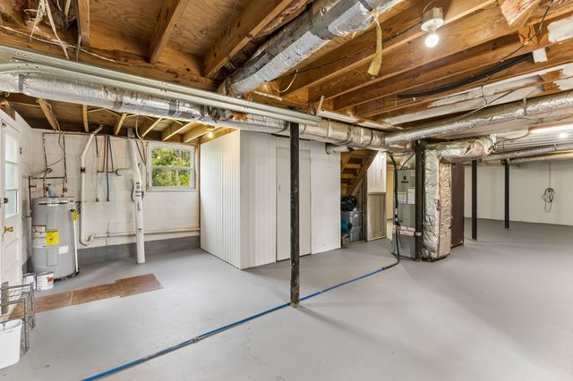 9062 E 40 Rd, Bon Aqua, TN 37025