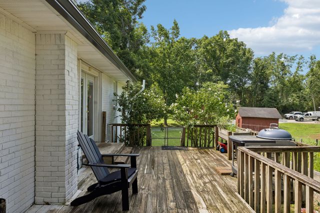 9062 E 40 Rd, Bon Aqua, TN 37025