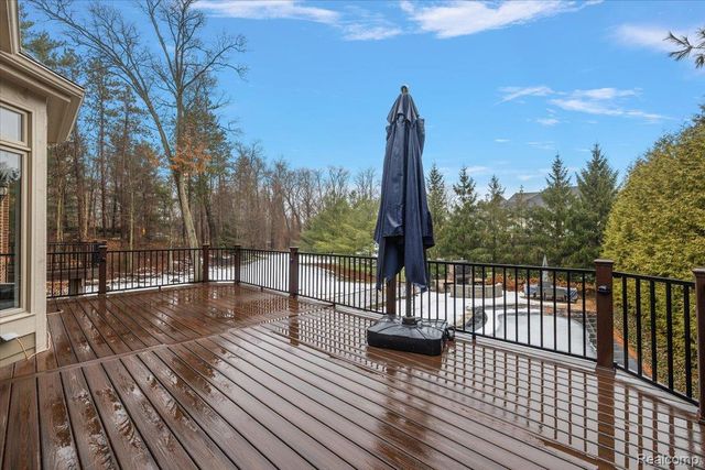 3303 Timberlake Drive, Commerce Charter Township, MI 48390