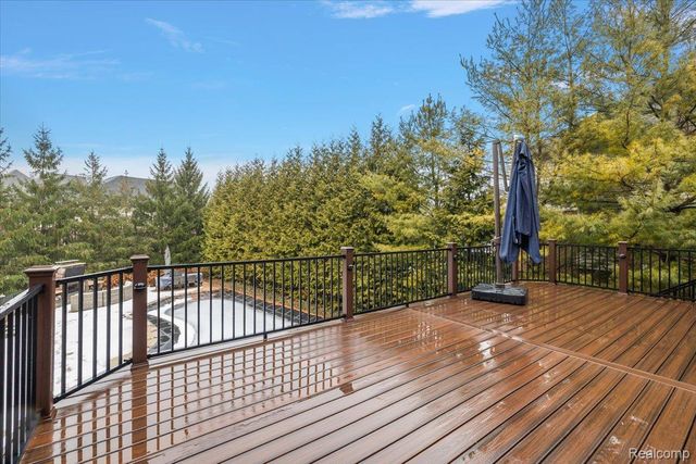 3303 Timberlake Drive, Commerce Charter Township, MI 48390