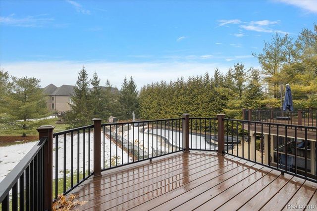 3303 Timberlake Drive, Commerce Charter Township, MI 48390