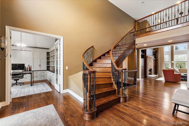 3303 Timberlake Drive, Commerce Charter Township, MI 48390