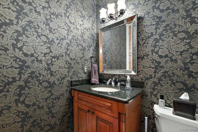 3303 Timberlake Drive, Commerce Charter Township, MI 48390