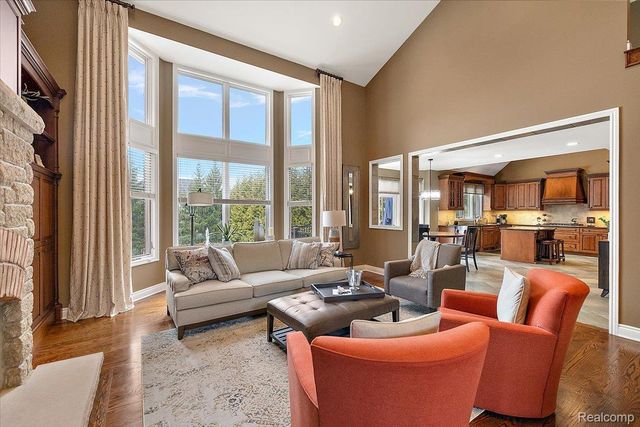 3303 Timberlake Drive, Commerce Charter Township, MI 48390