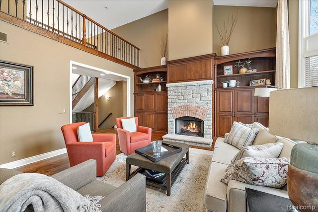 3303 Timberlake Drive, Commerce Charter Township, MI 48390