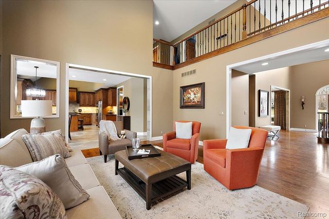 3303 Timberlake Drive, Commerce Charter Township, MI 48390