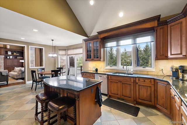 3303 Timberlake Drive, Commerce Charter Township, MI 48390