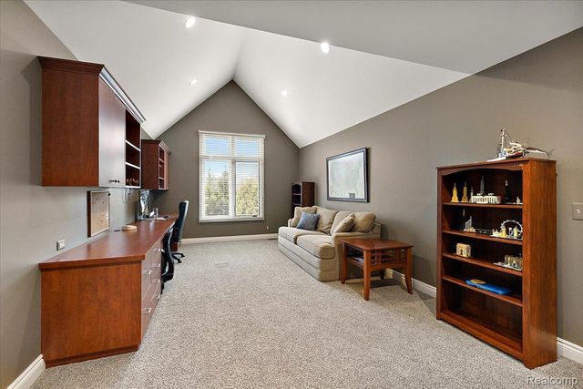 3303 Timberlake Drive, Commerce Charter Township, MI 48390