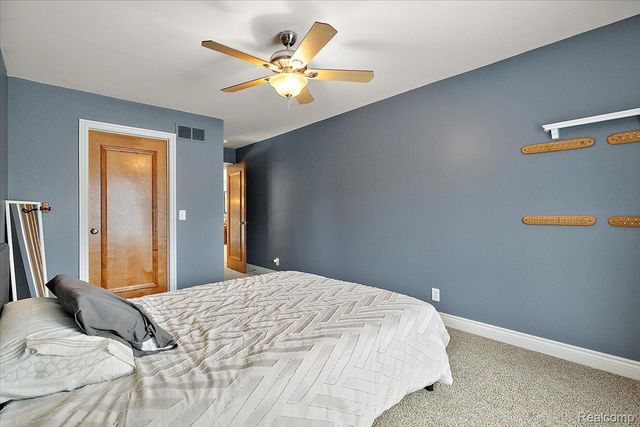 3303 Timberlake Drive, Commerce Charter Township, MI 48390