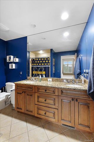 3303 Timberlake Drive, Commerce Charter Township, MI 48390