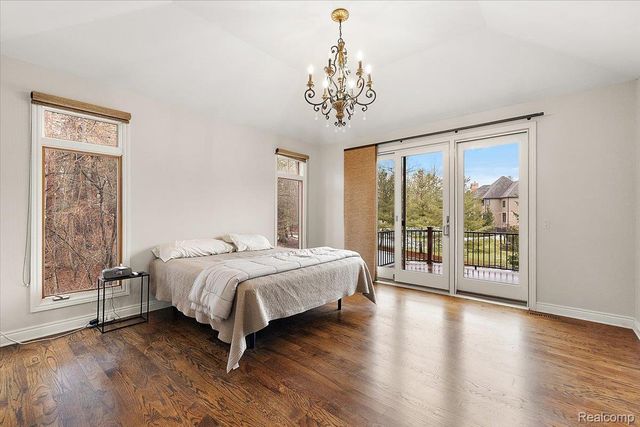 3303 Timberlake Drive, Commerce Charter Township, MI 48390