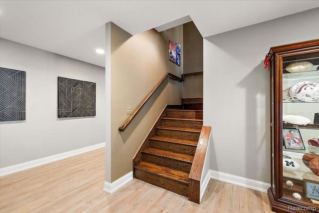 3303 Timberlake Drive, Commerce Charter Township, MI 48390