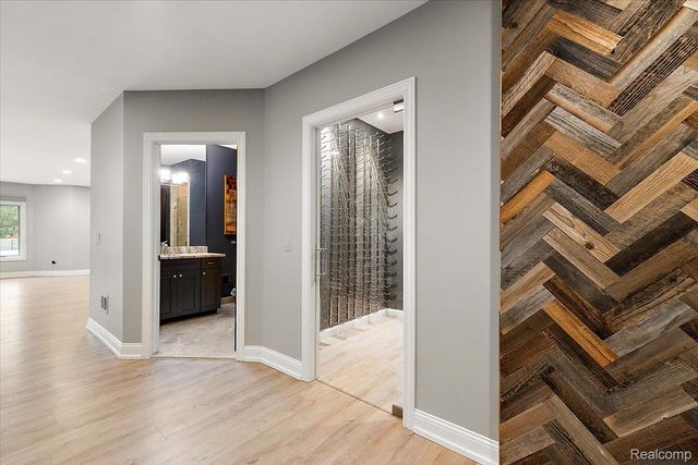 3303 Timberlake Drive, Commerce Charter Township, MI 48390