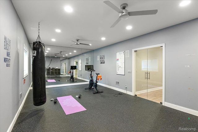 3303 Timberlake Drive, Commerce Charter Township, MI 48390