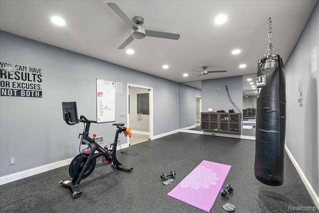 3303 Timberlake Drive, Commerce Charter Township, MI 48390