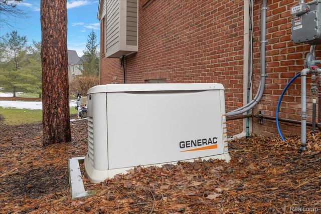 3303 Timberlake Drive, Commerce Charter Township, MI 48390