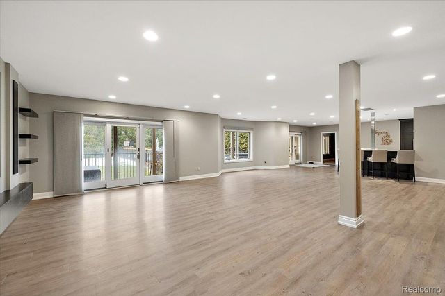 3303 Timberlake Drive, Commerce Charter Township, MI 48390