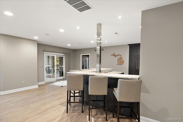 3303 Timberlake Drive, Commerce Charter Township, MI 48390