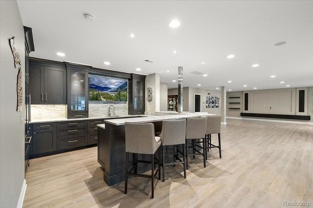 3303 Timberlake Drive, Commerce Charter Township, MI 48390