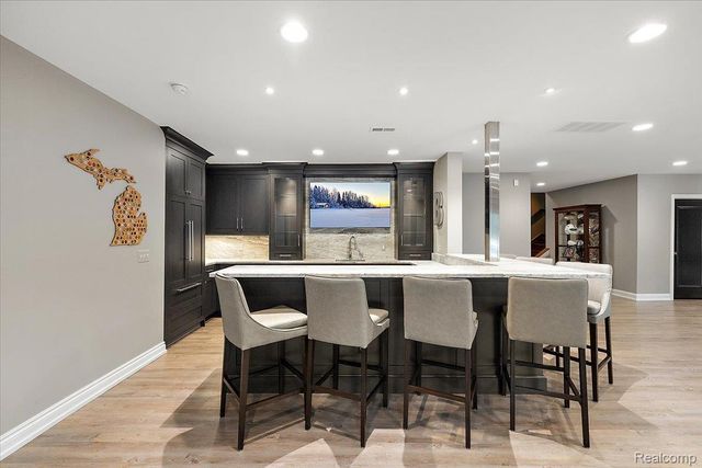 3303 Timberlake Drive, Commerce Charter Township, MI 48390