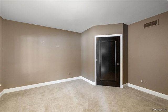 3303 Timberlake Drive, Commerce Charter Township, MI 48390