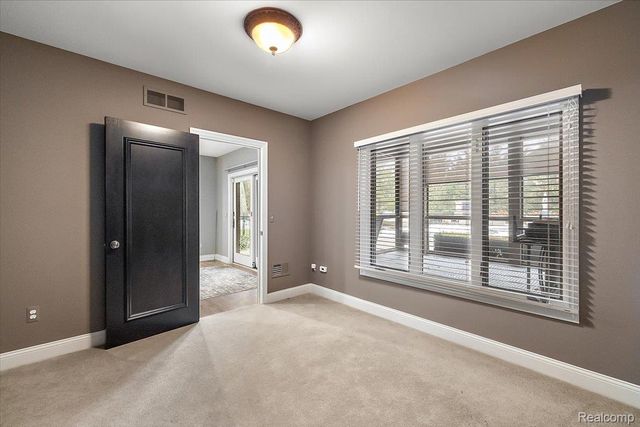 3303 Timberlake Drive, Commerce Charter Township, MI 48390