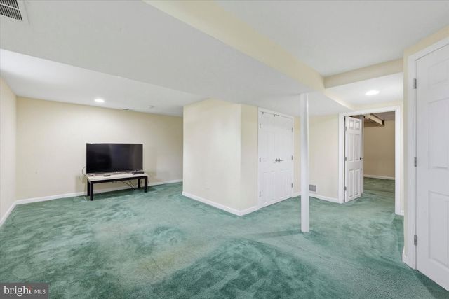 2406 BALDWIN RUN DR, Aston, PA 19014