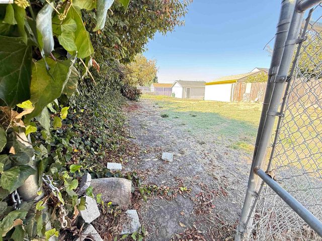 Olive St, Oakland, CA 94603