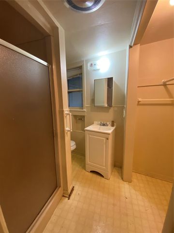 1805 E Beverly Drive, Corsicana, TX 75110