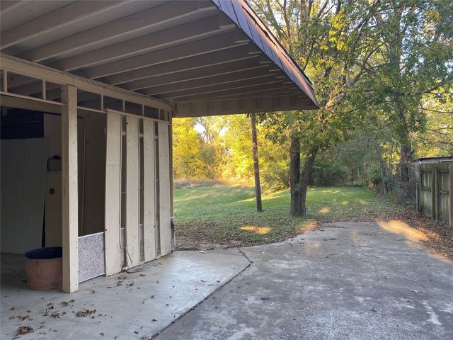 1805 E Beverly Drive, Corsicana, TX 75110