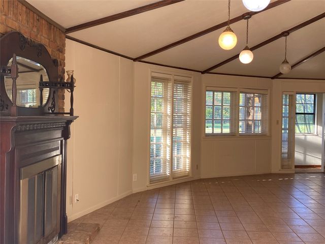 1805 E Beverly Drive, Corsicana, TX 75110