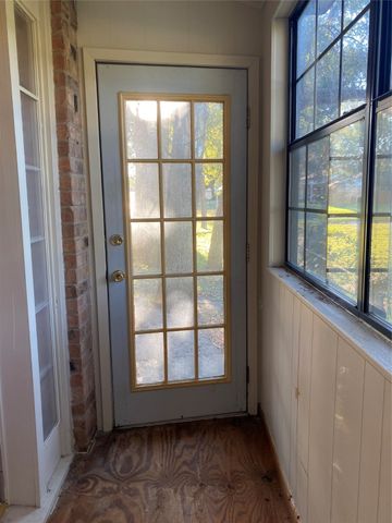 1805 E Beverly Drive, Corsicana, TX 75110