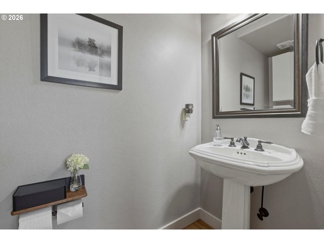 22747 Sw COWLITZ Dr, Tualatin, OR 97062