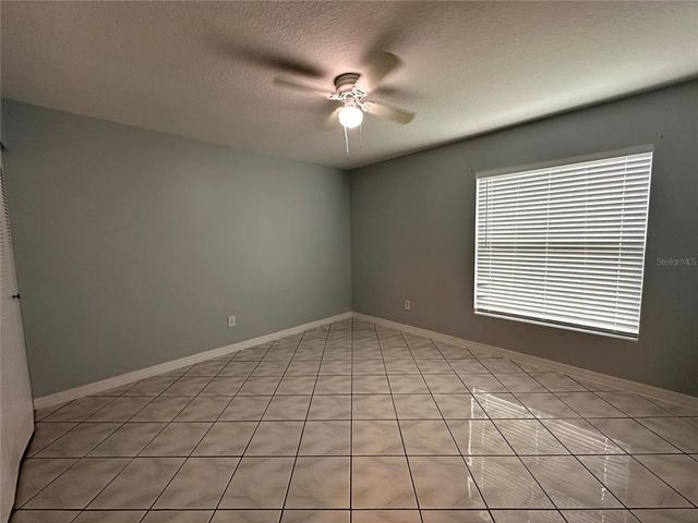 22 W COUNTRY COVE WAY, Kissimmee, FL 34743