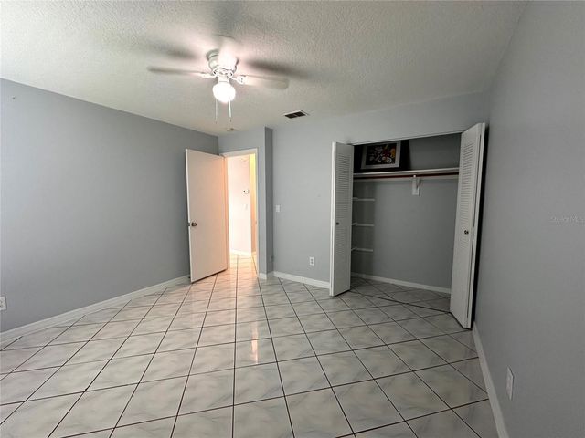 22 W COUNTRY COVE WAY, Kissimmee, FL 34743