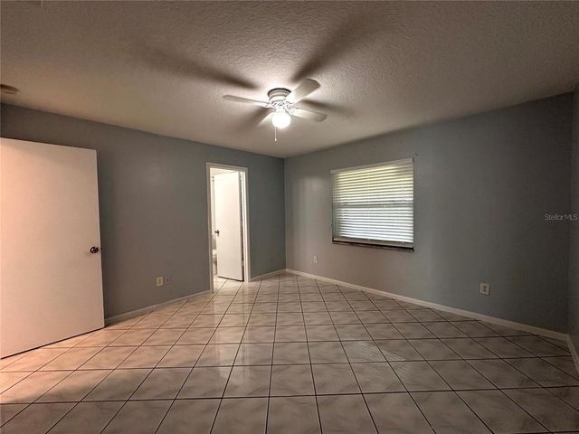 22 W COUNTRY COVE WAY, Kissimmee, FL 34743