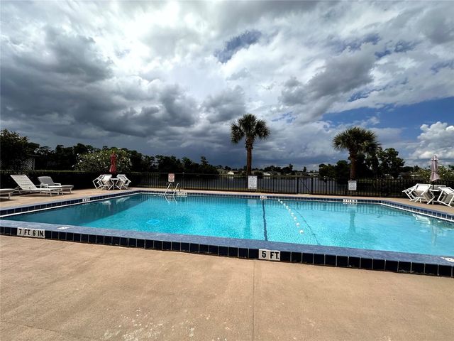 22 W COUNTRY COVE WAY, Kissimmee, FL 34743