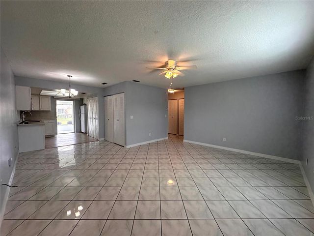 22 W COUNTRY COVE WAY, Kissimmee, FL 34743