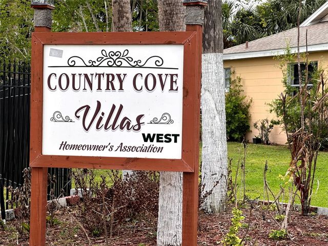 22 W COUNTRY COVE WAY, Kissimmee, FL 34743