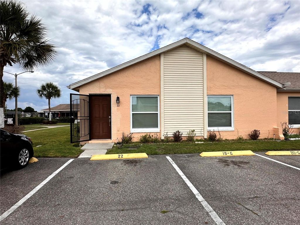 22 W COUNTRY COVE WAY, Kissimmee, FL 34743