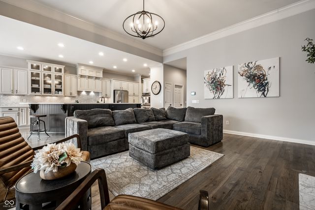 8050 Heyward Drive, Indianapolis, IN 46250