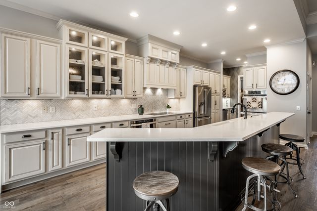 8050 Heyward Drive, Indianapolis, IN 46250