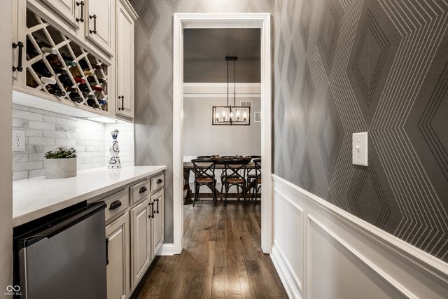 8050 Heyward Drive, Indianapolis, IN 46250